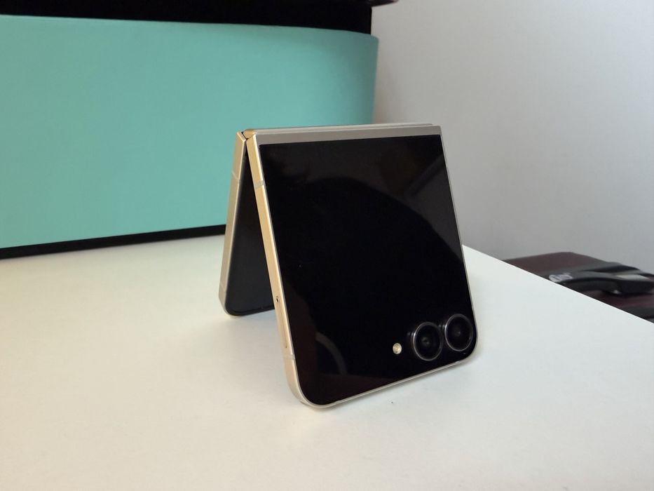 Samsung galaxy Z Flip 7 fe 256