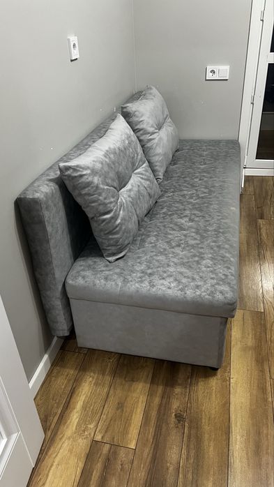 Продам диван серый