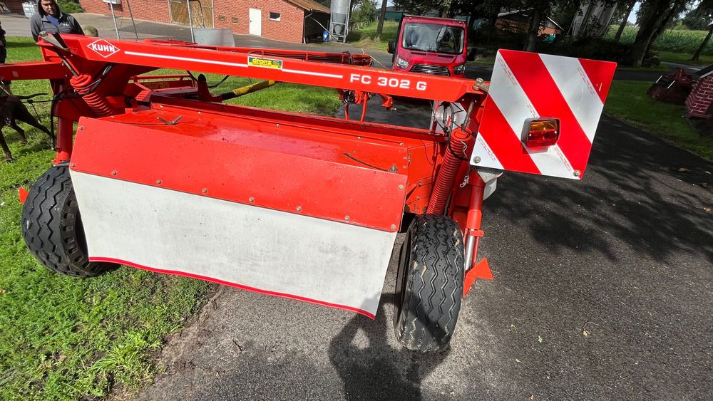Kuhn FC 302 G, Case, John Deere, Claas, Belarus tortadi