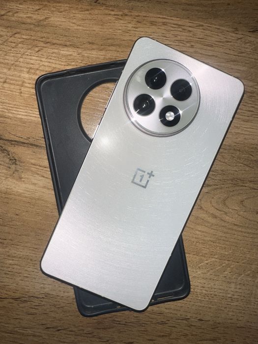 Продам обменяю OnePlus 13R