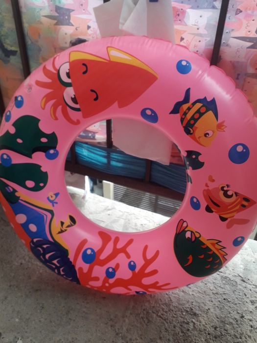 Colac mare color roze cu peste pe adulti si copii  doar 35 lei