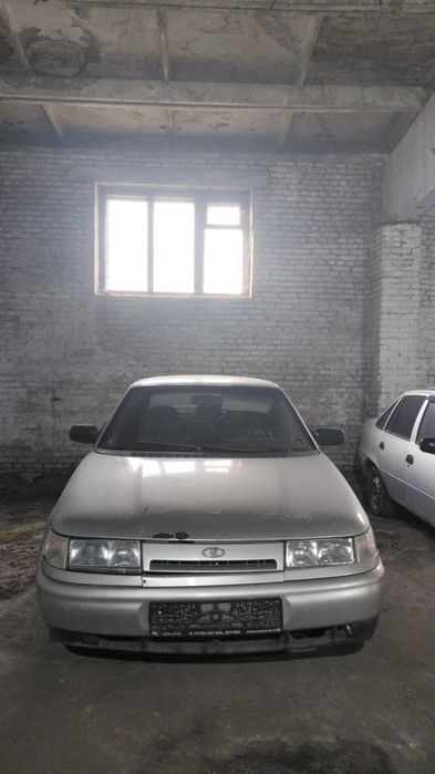 Ваз 21102 . 8 клапаная.