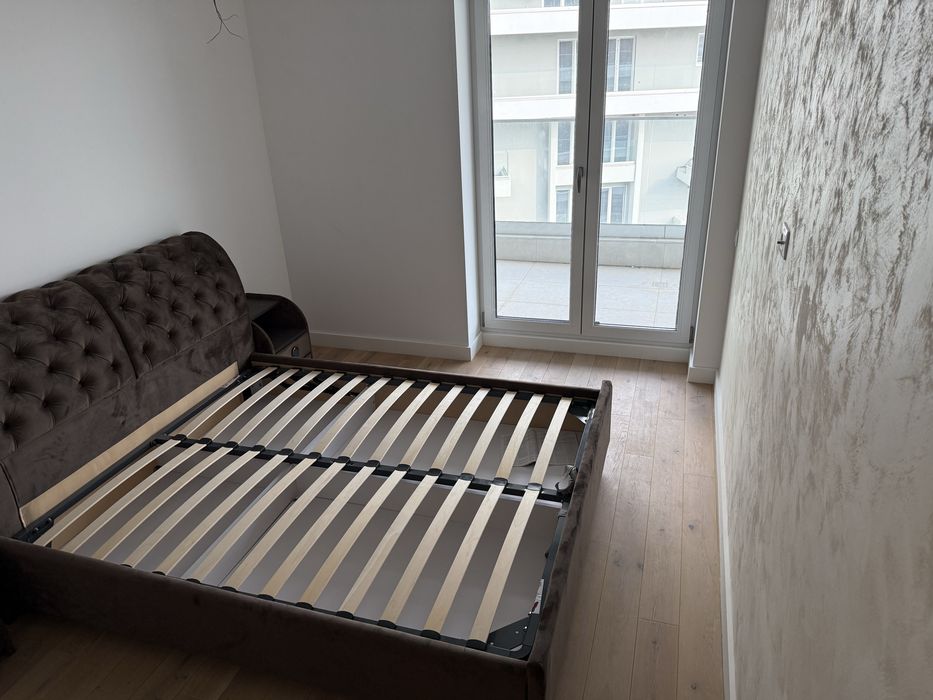 Pat 160x200 cu noptiere