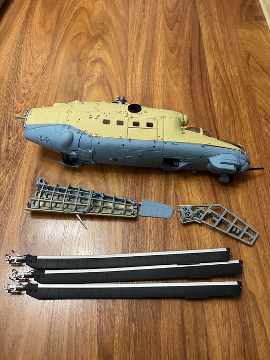Macheta elicopterul de asalt MI-24 Eaglemoss