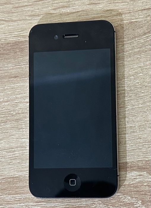 IPhone 4s + зарядка