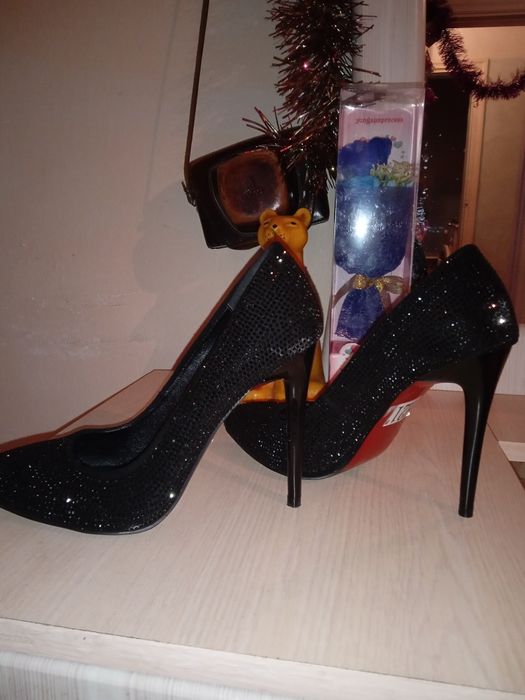 Продам шикарные туфли