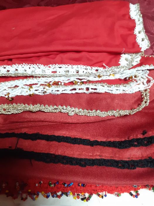 Кърпа за глава  с пендари.   Кърпи  за   глава  за  носия  Четири