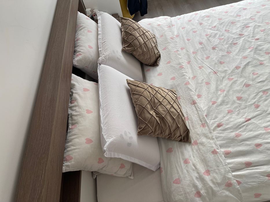 Спалня с 2 нощни шкафчета + повдигащ механизъм ( подматрачна рамка)