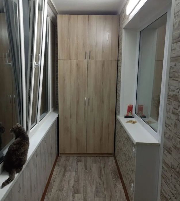 На балкон новый за 2-3 дня шкаф