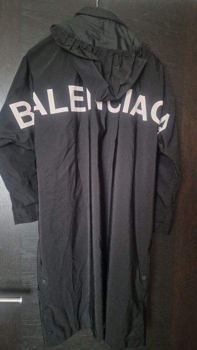 Яке BALENCIAGA.  L  размер