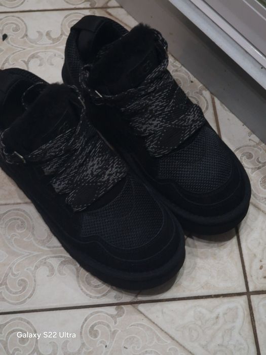 Продам ботинки/кросовки UGG