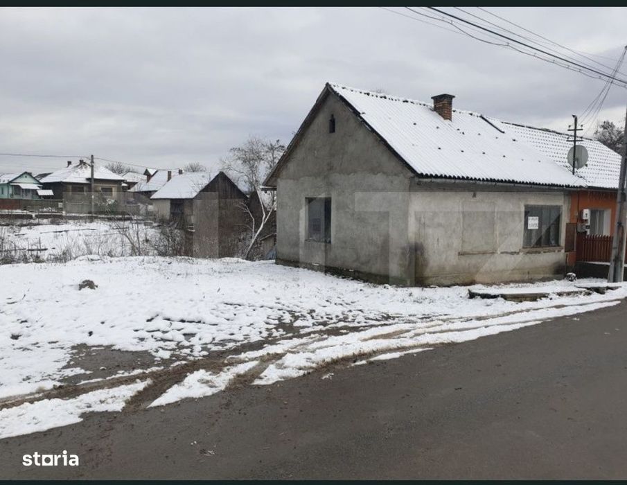 Casa cu teren de vanzare in Uriu