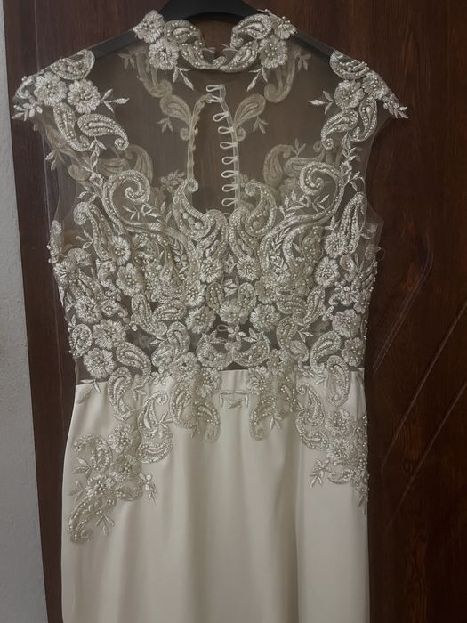 Официална рокля