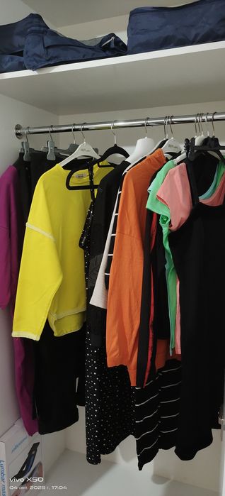 Одежда для девушек M-L размера