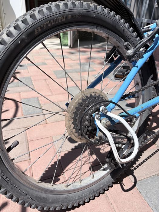 Bicicletă B’Twin 24” – 7 viteze, stare foarte bună