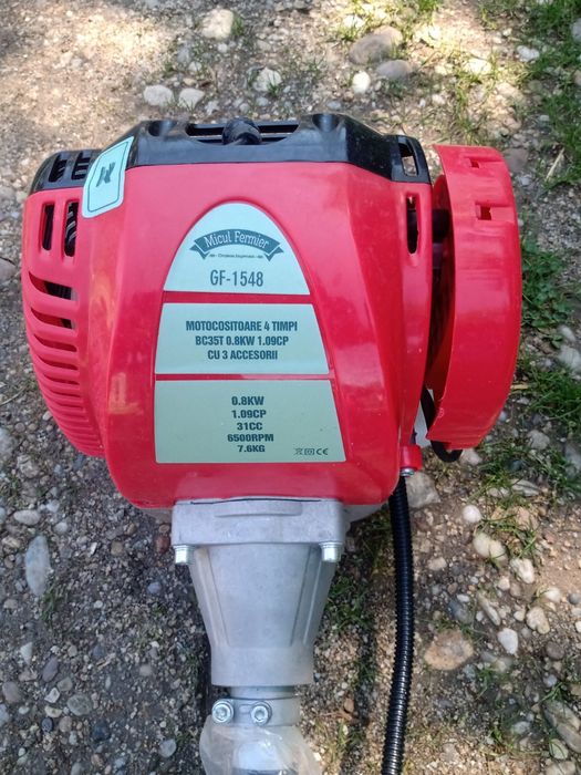 Motocoasa cu motor in 4 timpi