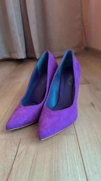 Елегантни обувки с ток