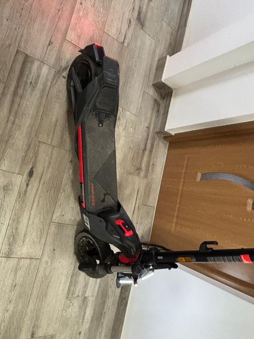 Trotineta Nine Bot Segway ZT 3pro