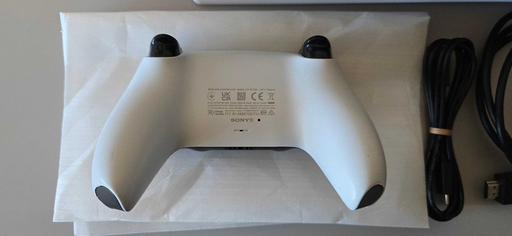 Реновирана конзола Sony Playstation 5 Disc, 825GB, 1 джойстик
