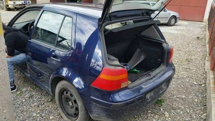 Голф 4 //2 броя на части 1.6 бензин и 1.9 AHF дизел