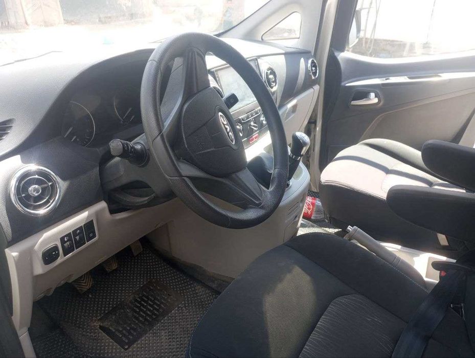 Jac m3 2023 kop yurmagan srochno sotiladi 2 ta