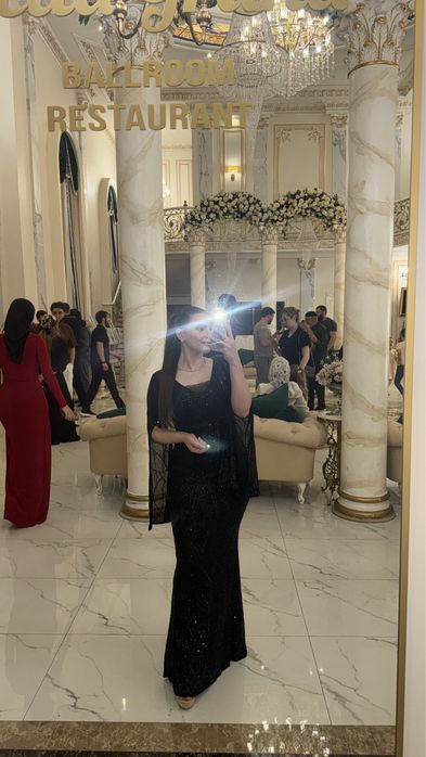 Черное вечернее платье