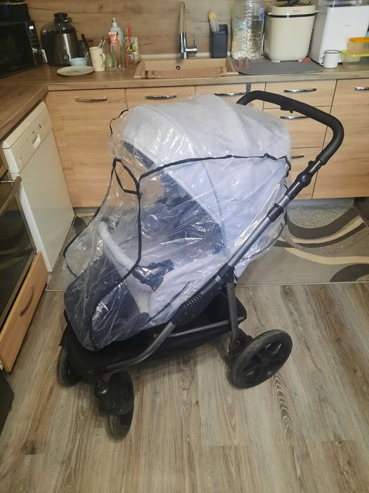 Бебешка количка с три коша