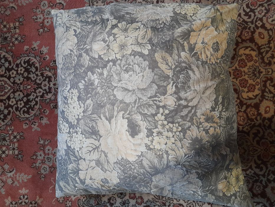 Продам подушки разные