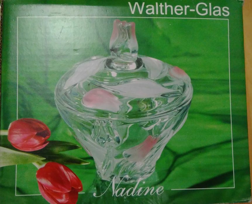 Кристални купи, чаши, бонбониера и салатиера