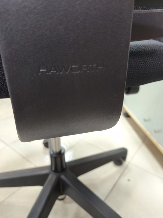 Ергономичен офис стол, в отлично състояние