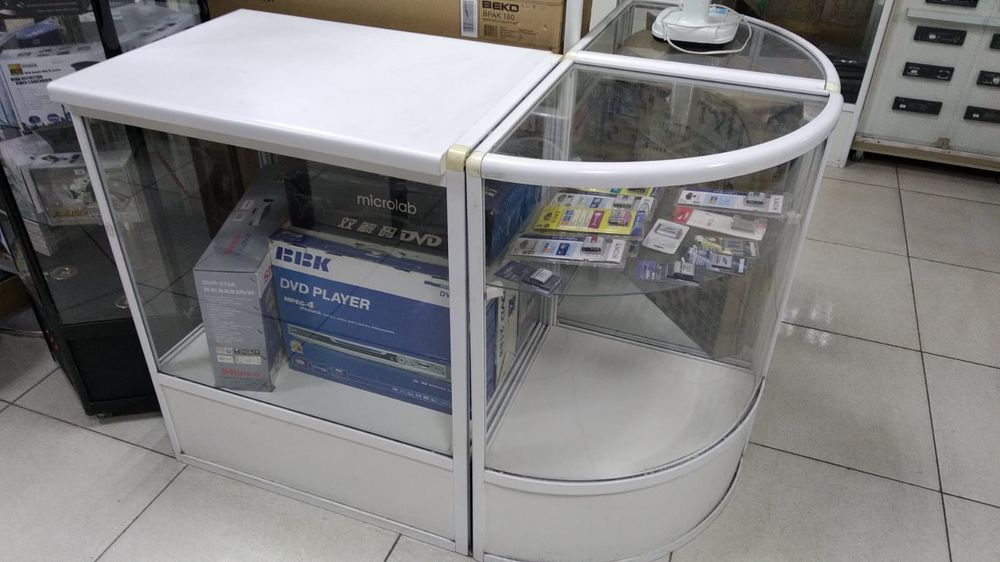 Продам торговые  витрины