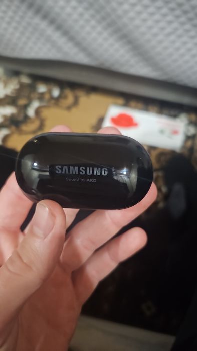 Продаю наушники самсунг