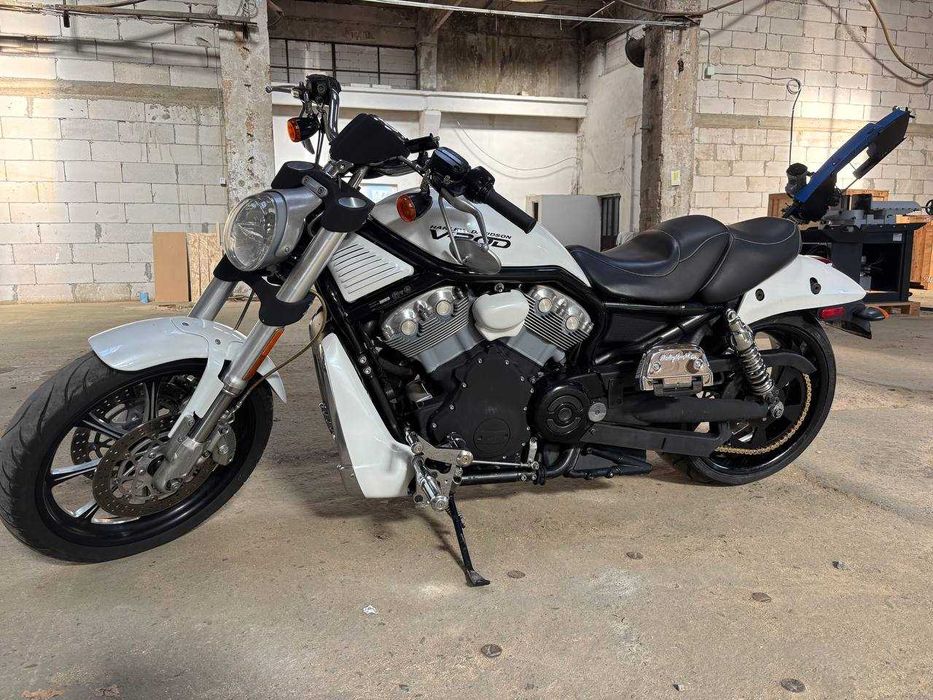 Harley Davidson V-Rod/VRSCR din 2004 custom.