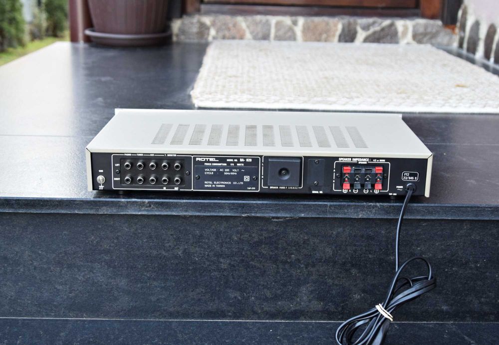 Amplificator Rotel RA-820