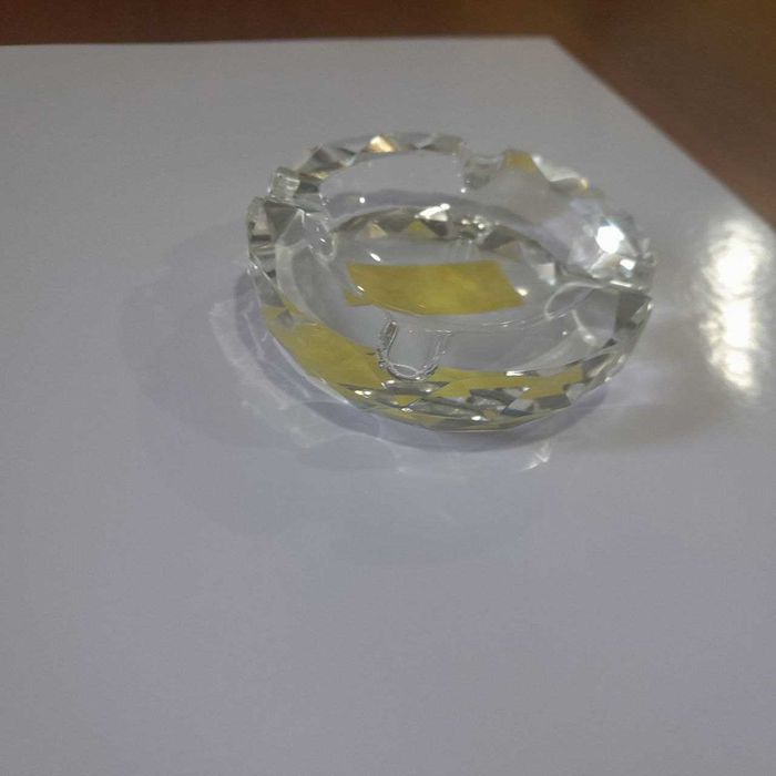 Продается пепельница хрустальная