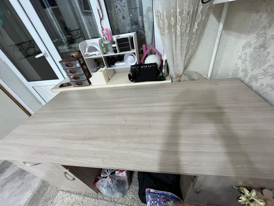 Продается письменный стол