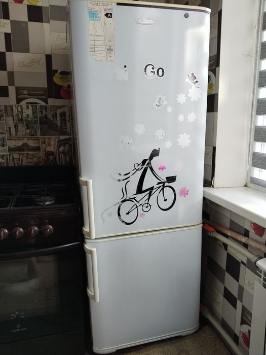 Холодильник срочно продам