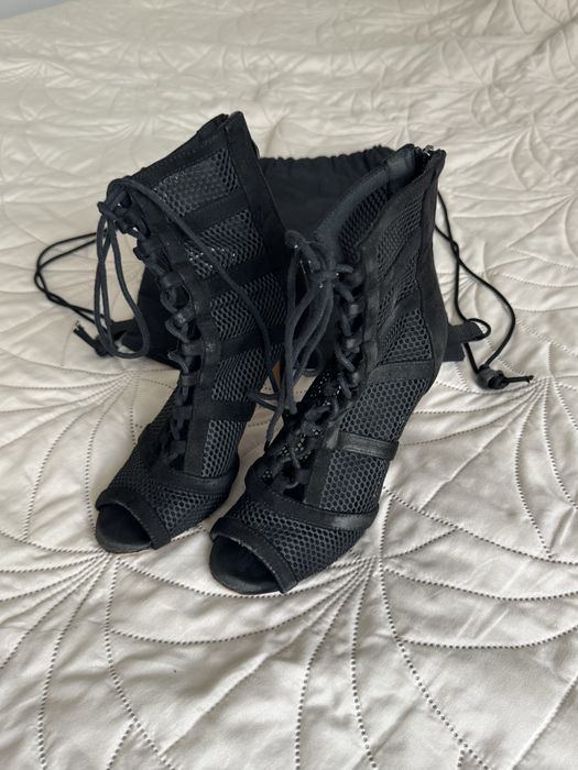 High heels Joheela токчета