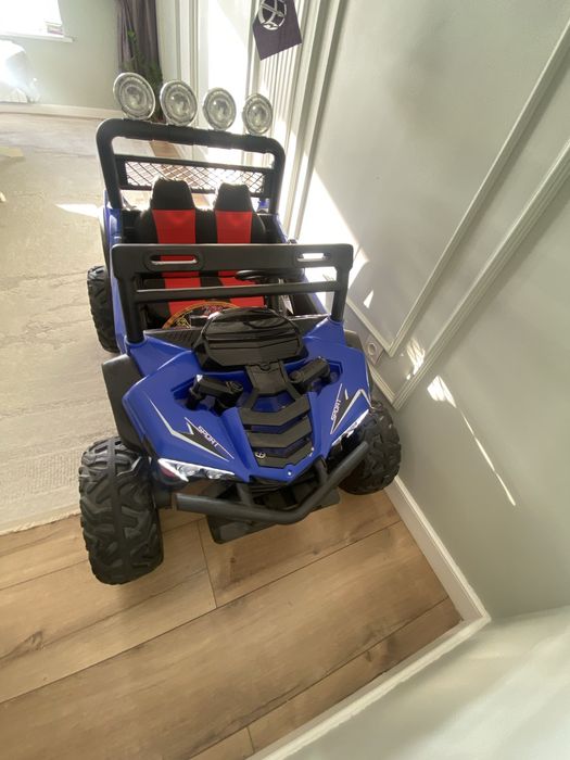 Продам машинку на пульте