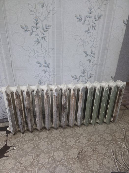 Продам чугунные батареи