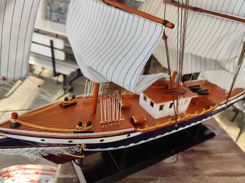 Кораб - дървен макер