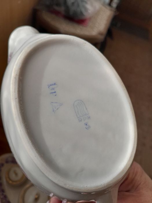 Столовый сервиз фарфоровый