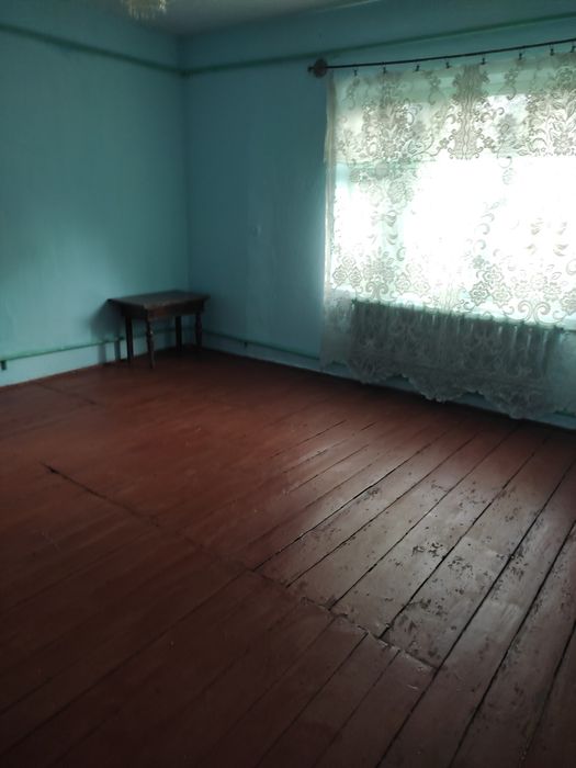 Уй сотилади кулай жойда жойлашган