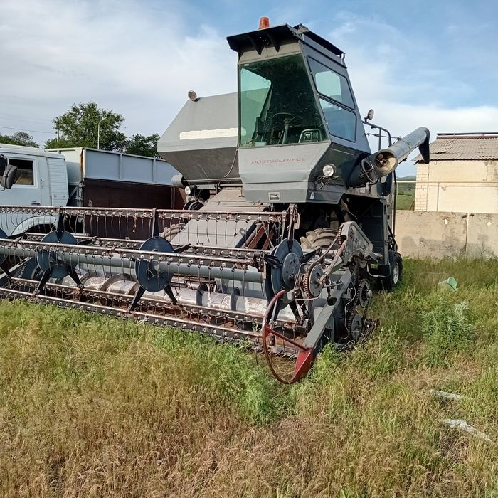 Продам комбайн Нива