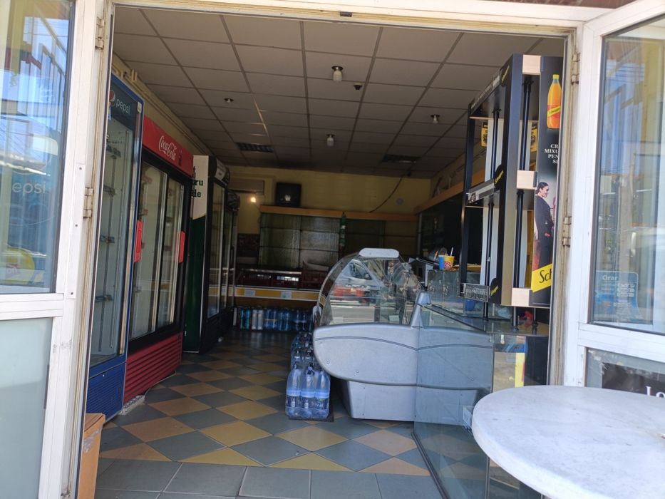 Închiriez spațiu comercial