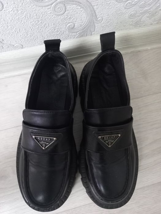 Продам Лоферы  Туфли