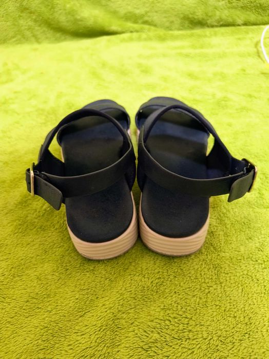 Два чифта дамски  сандали