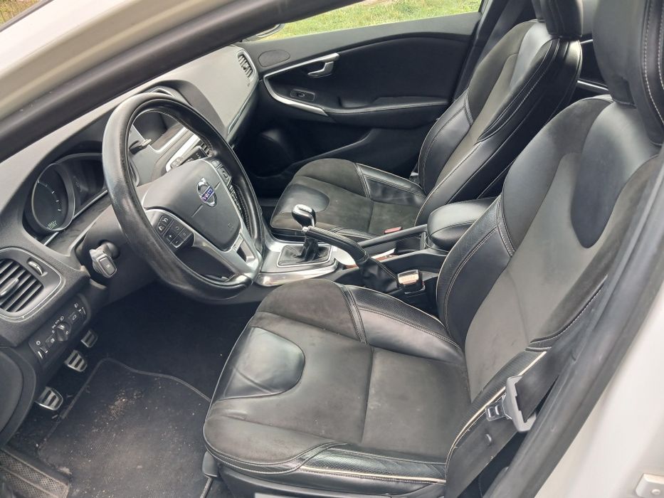 Volvo v40 d2  întreținut