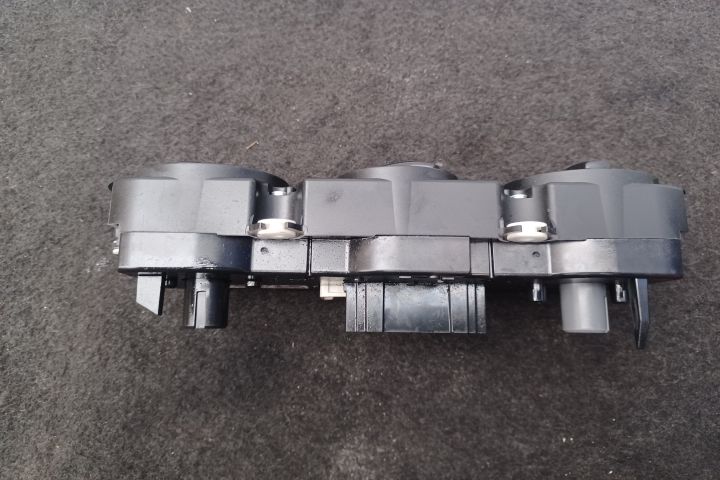 Comanda AC 1K0820047HN 5HB009352 1K0820047HN 5HB009352 Volkswagen VW