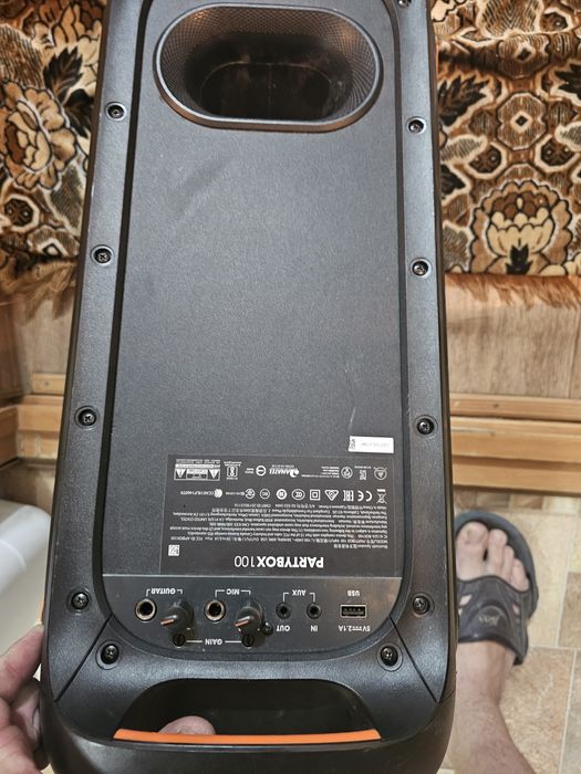 Продам колонку JBL